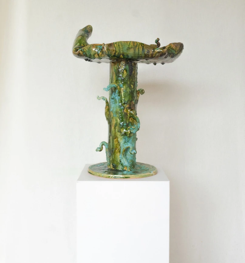 Le bain des oiseaux, 2024, earthenware and phosphorescent glazes, 55 × 30 cm